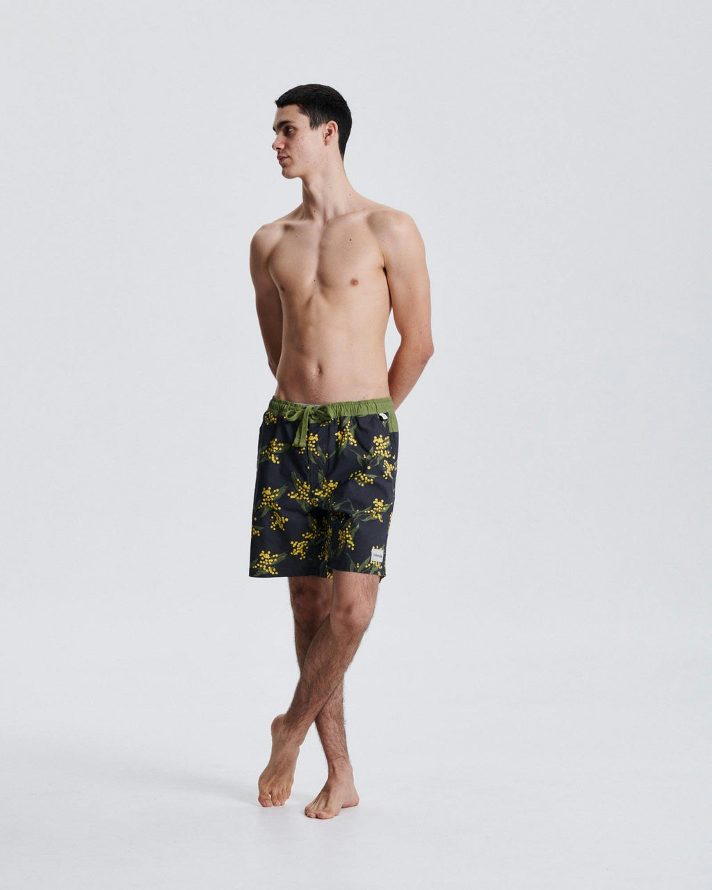 Acacia 17" Trunk - Black