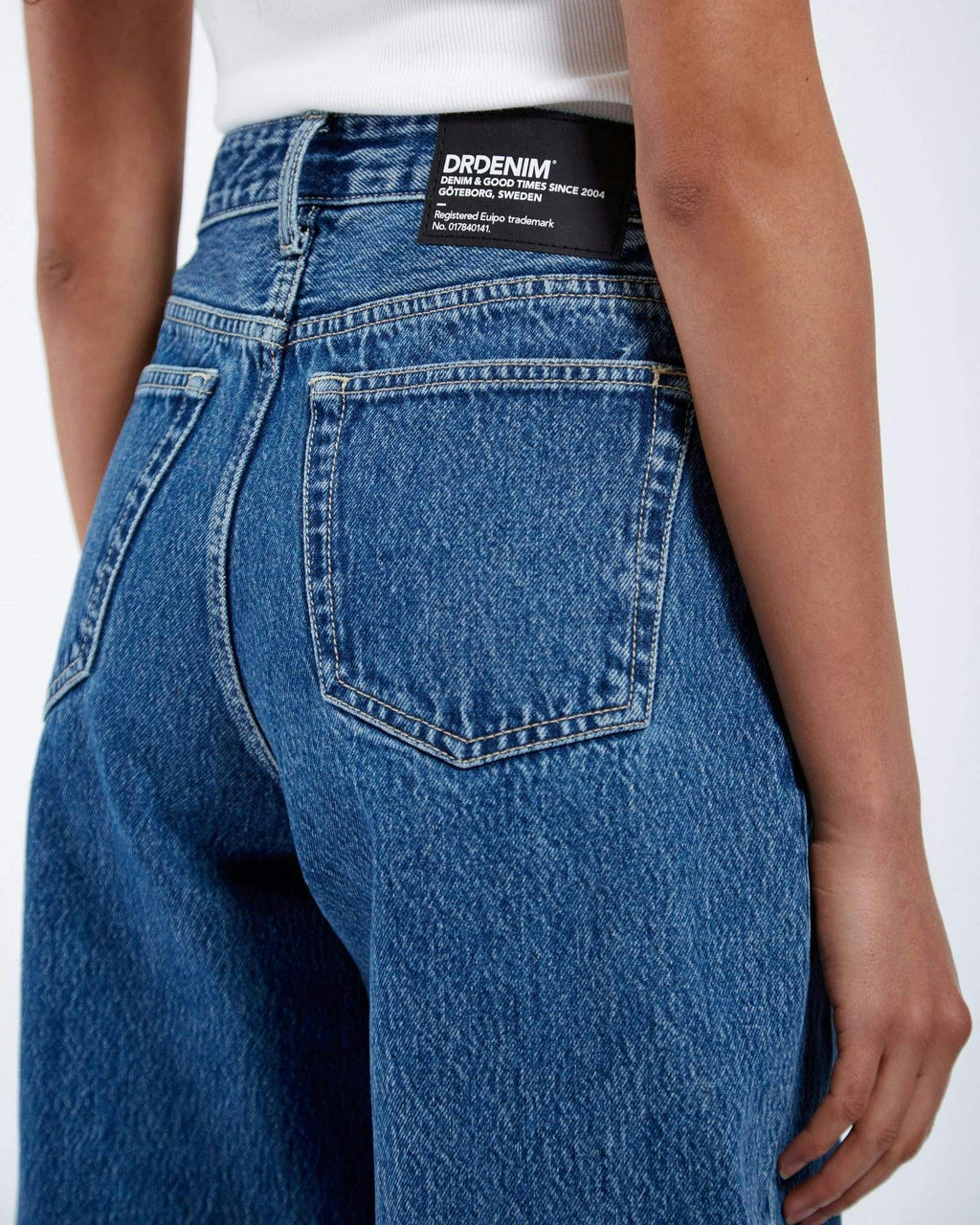 Nanci Barrel Jeans - Stream Mid Retro