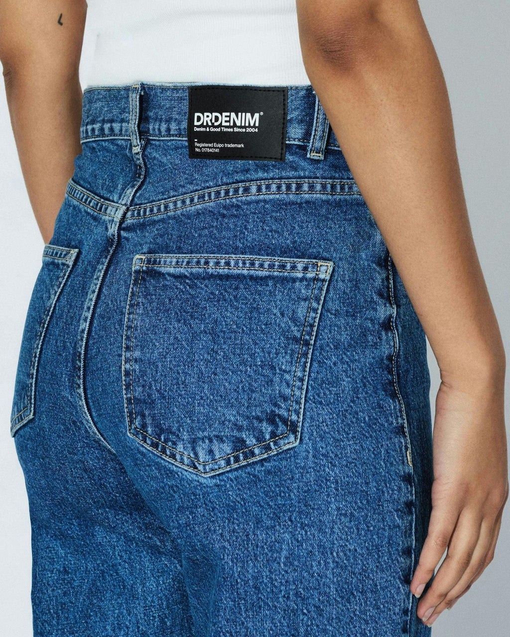 Echo High Straight Jeans - Bay Mid Retro