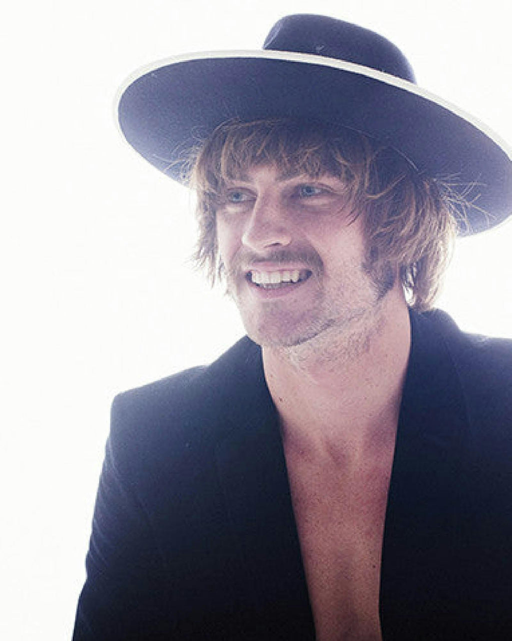 The Triptych Series Felt Hat – Triangle – Navy/White