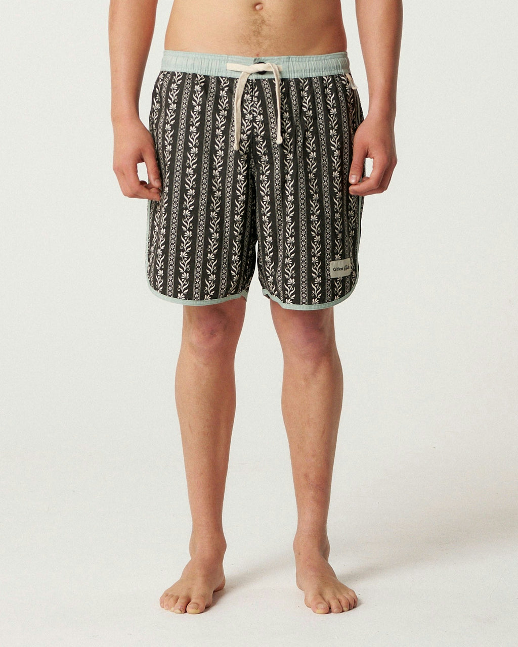 Holiday 17" Scallop Trunk - Phantom