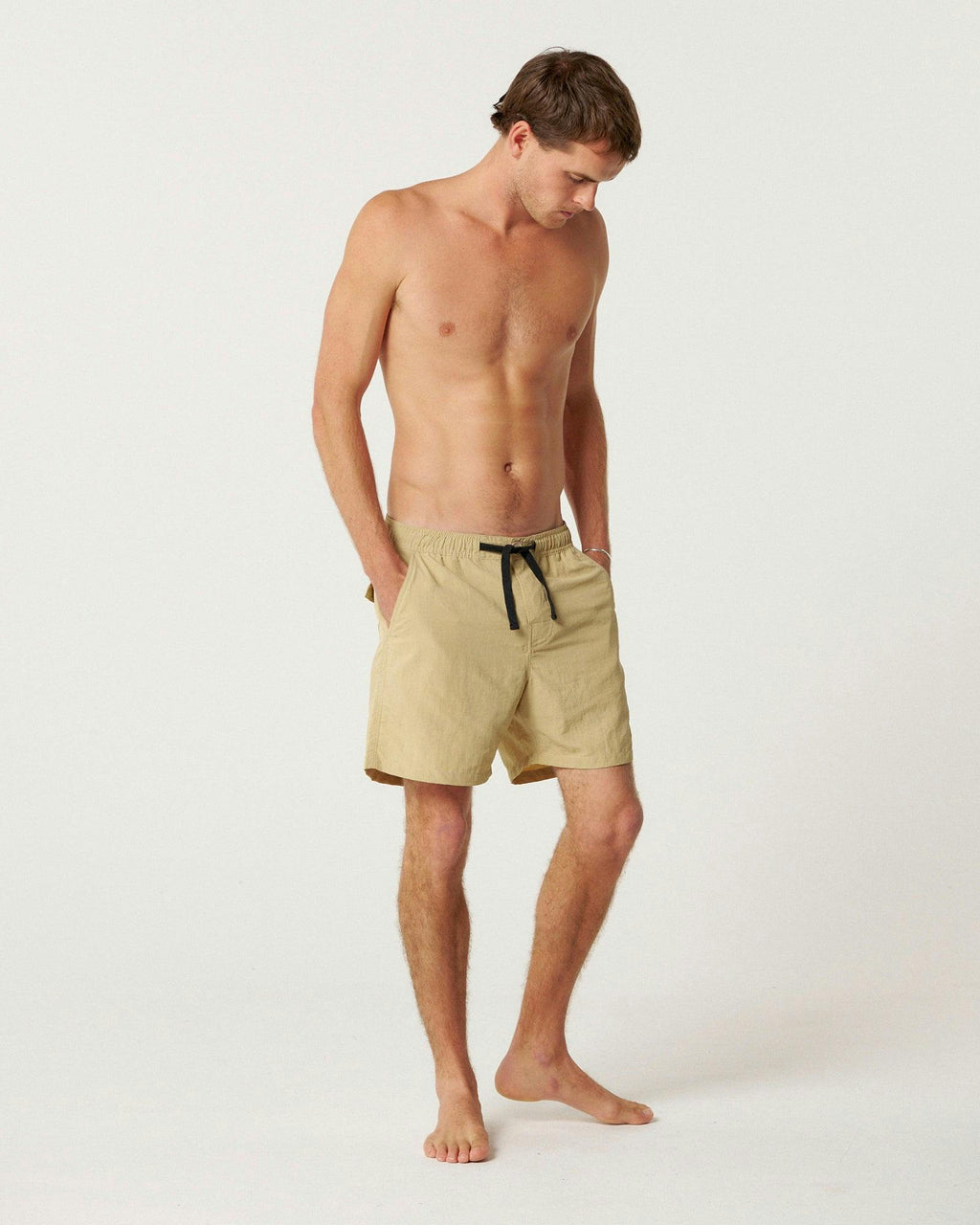 Nucleus 16" Trunk - Boulder
