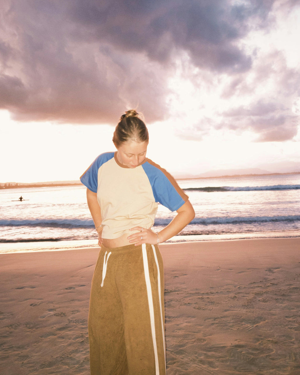 Drifter Tee in Vintage Beige/blue/brown