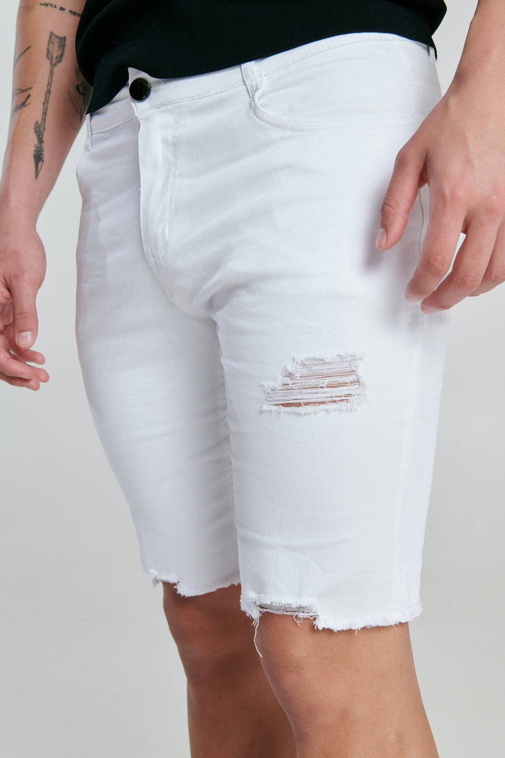 Camber Short ( Distressed Hem )