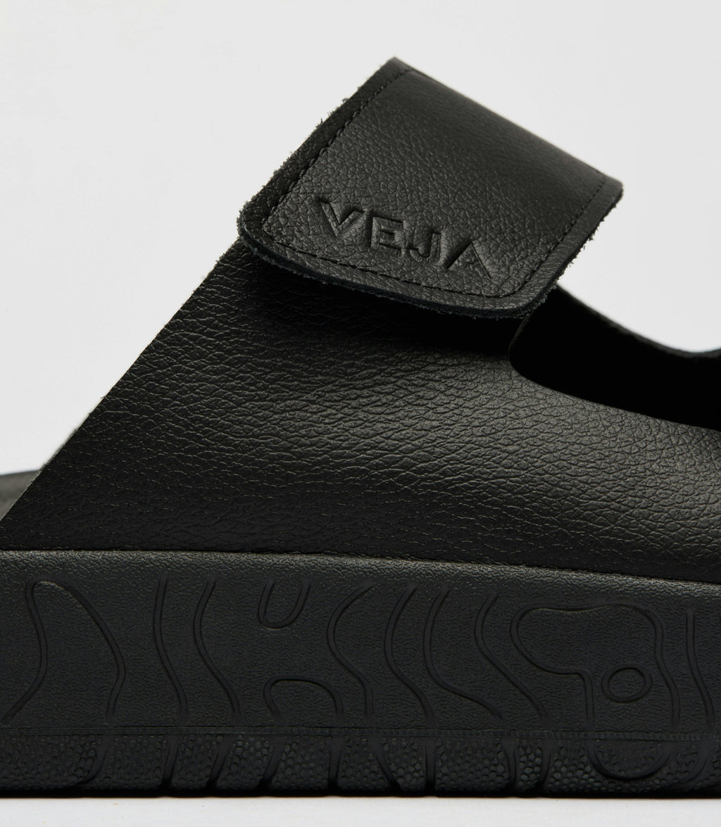 VEJA Etna Leather Sandal in Black