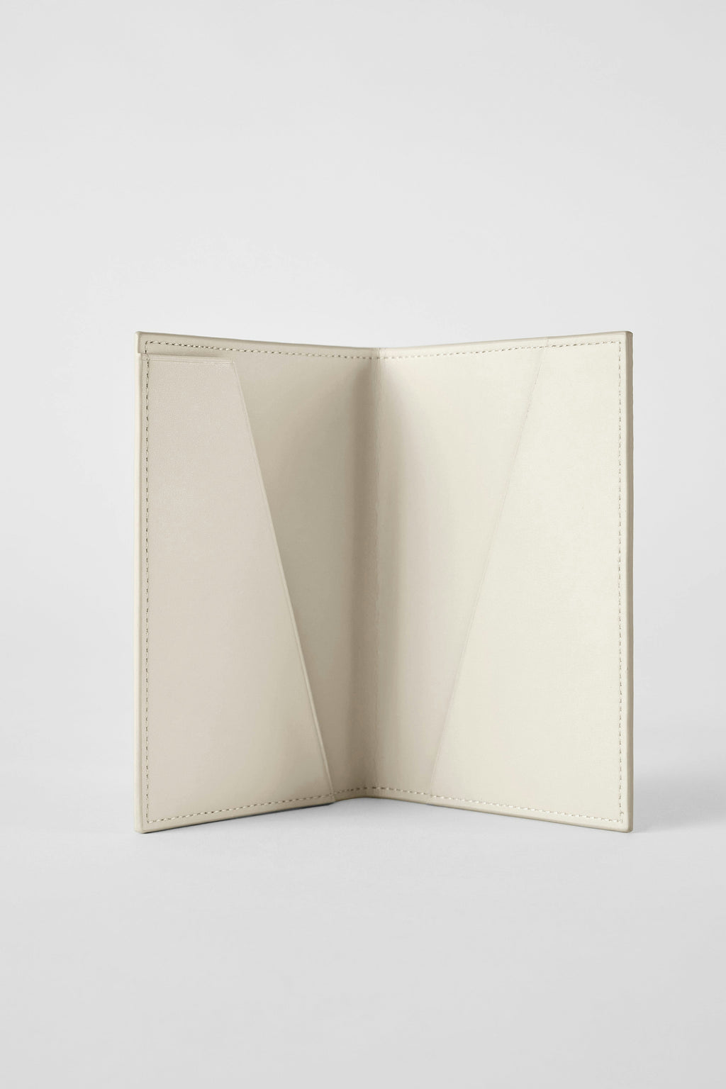 Leather Passport Holder | White