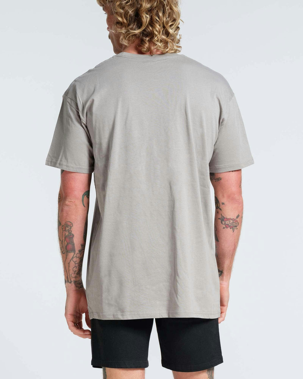 Vacant Tee
