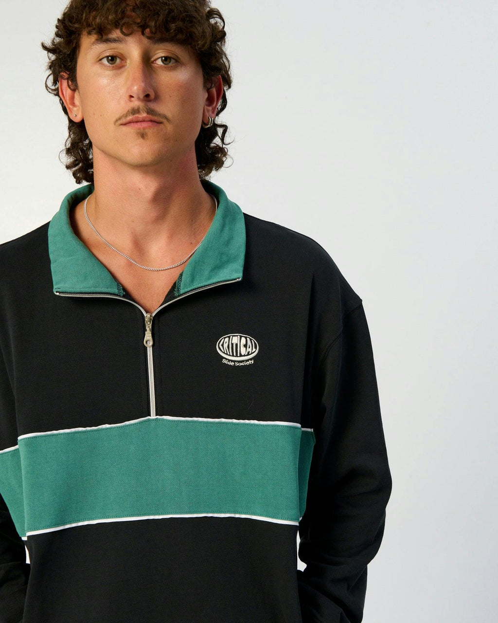 Y2K Quarter Zip - Vintage Black