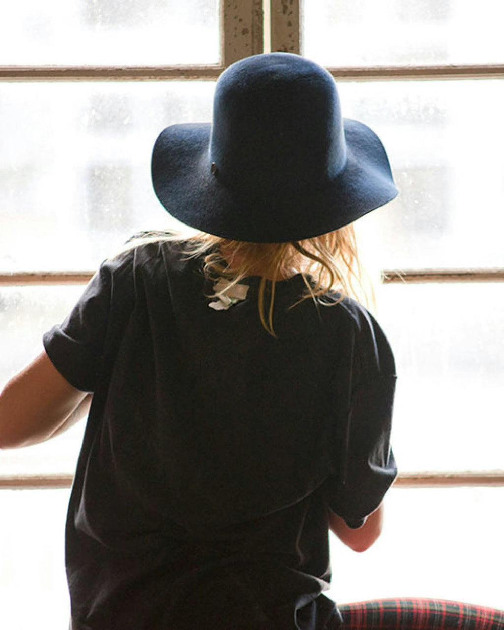 The Janis Felt Hat – Navy