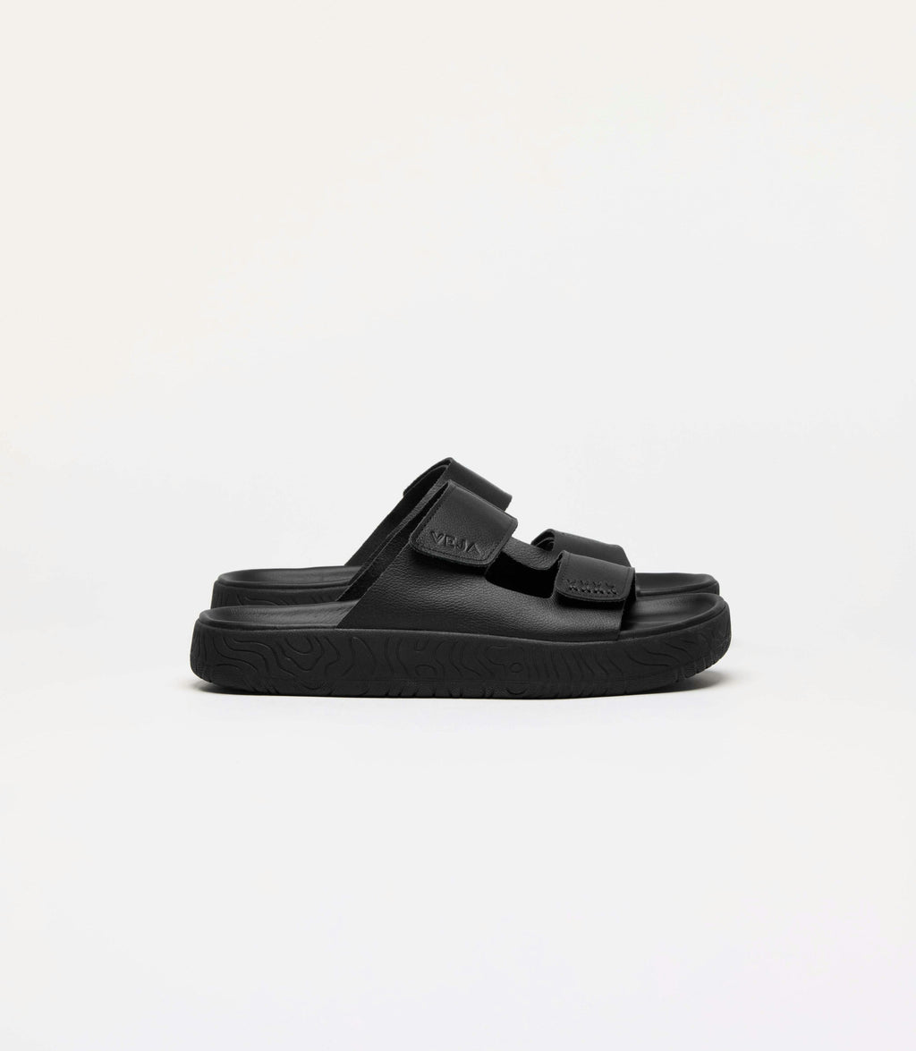 VEJA Etna Leather Sandal in Black
