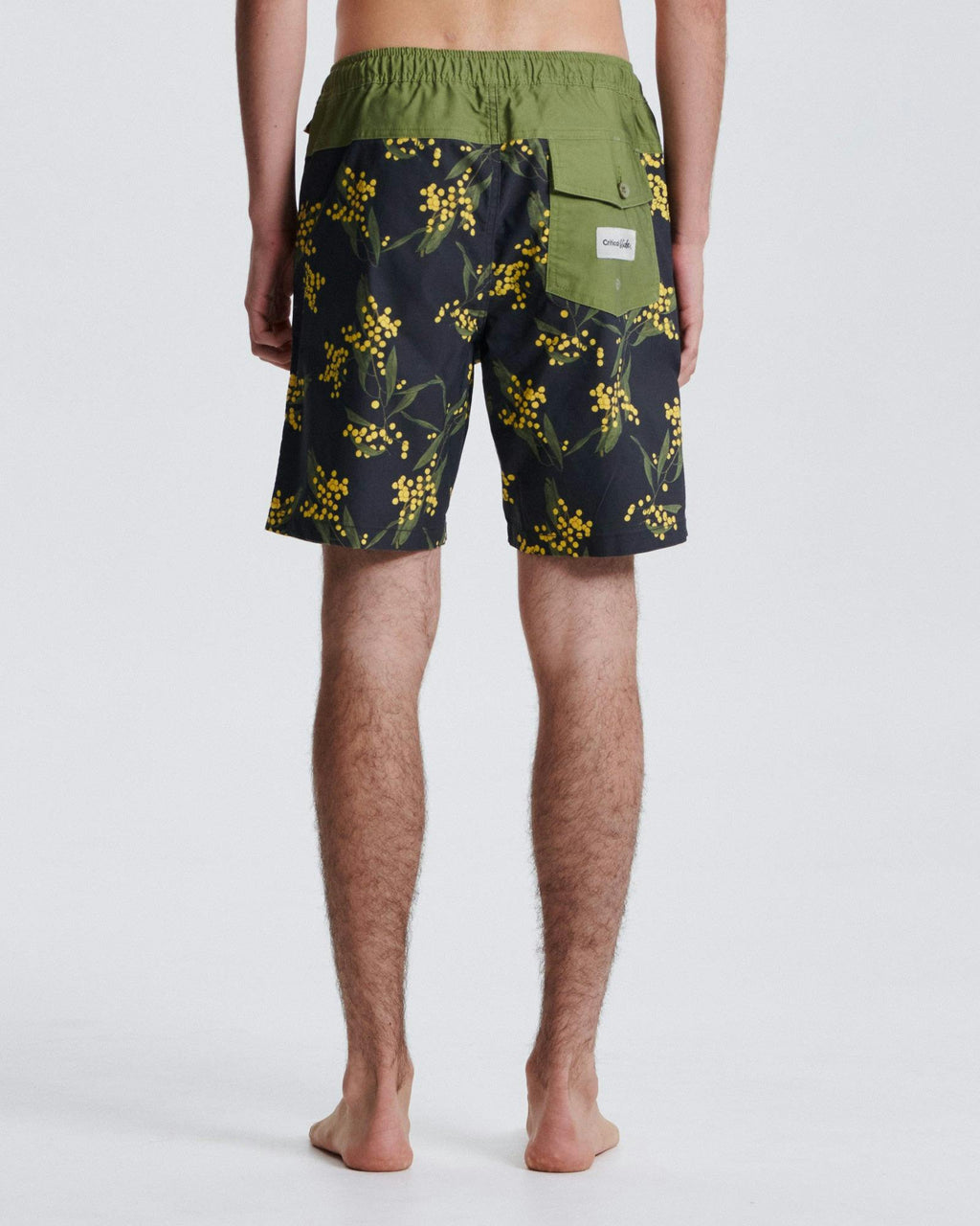 Acacia 17" Trunk - Black