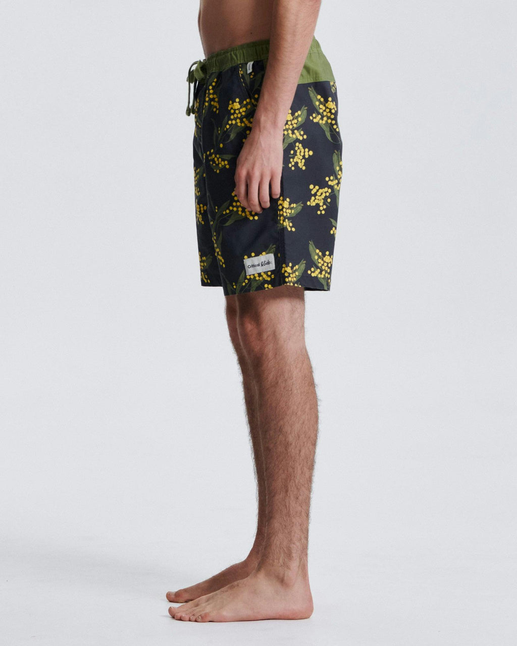 Acacia 17" Trunk - Black