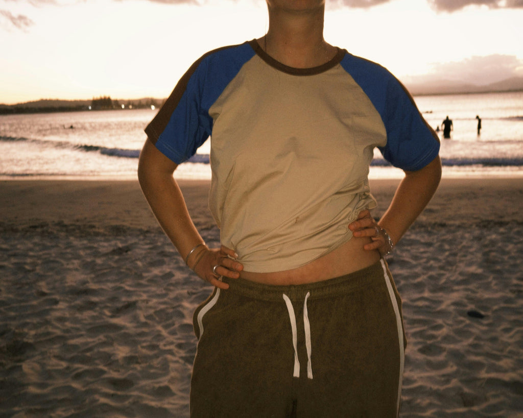 Drifter Tee in Vintage Beige/blue/brown