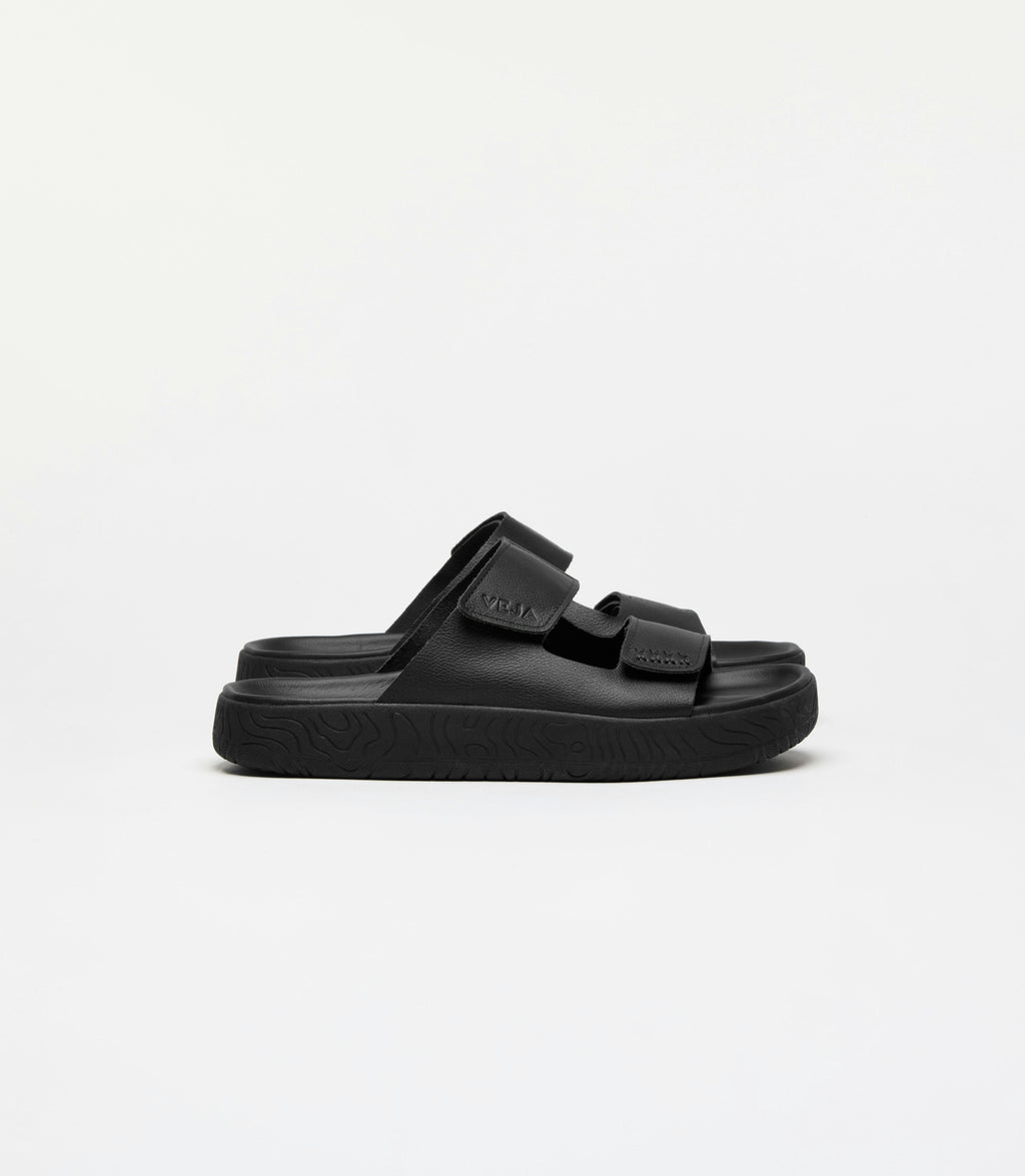 VEJA Etna Leather Sandal in Black