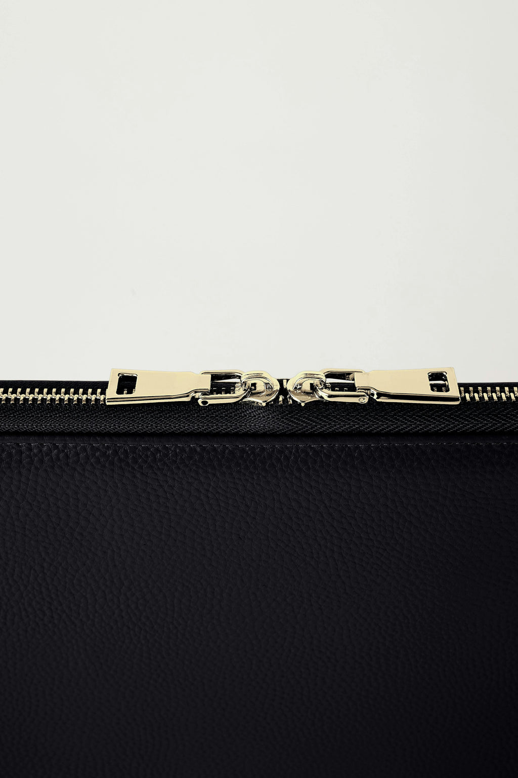 16" Padded Leather Laptop Case | Black Gold