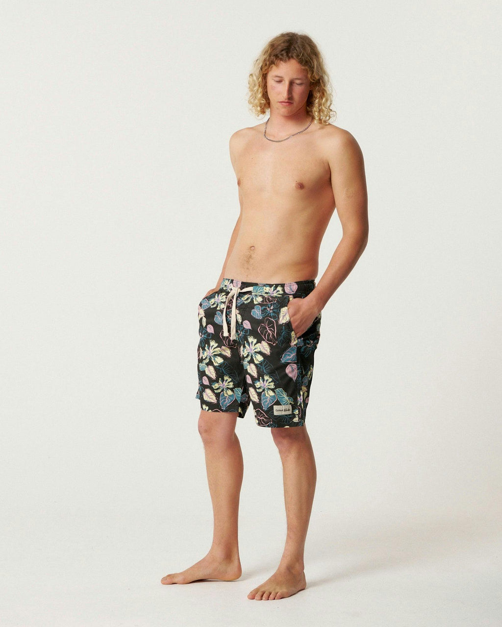 Frequency 17" Trunk - Black