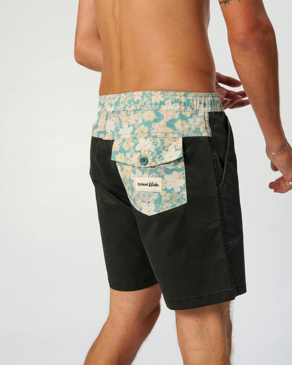 Plain Jane Astro 16" Trunk - Black