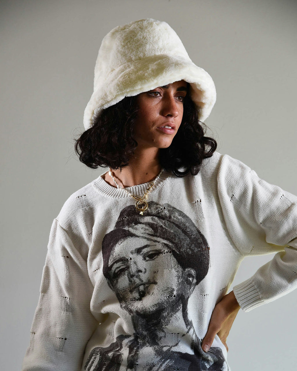 The Cosmic Girl Bucket Hat – White Faux Fur