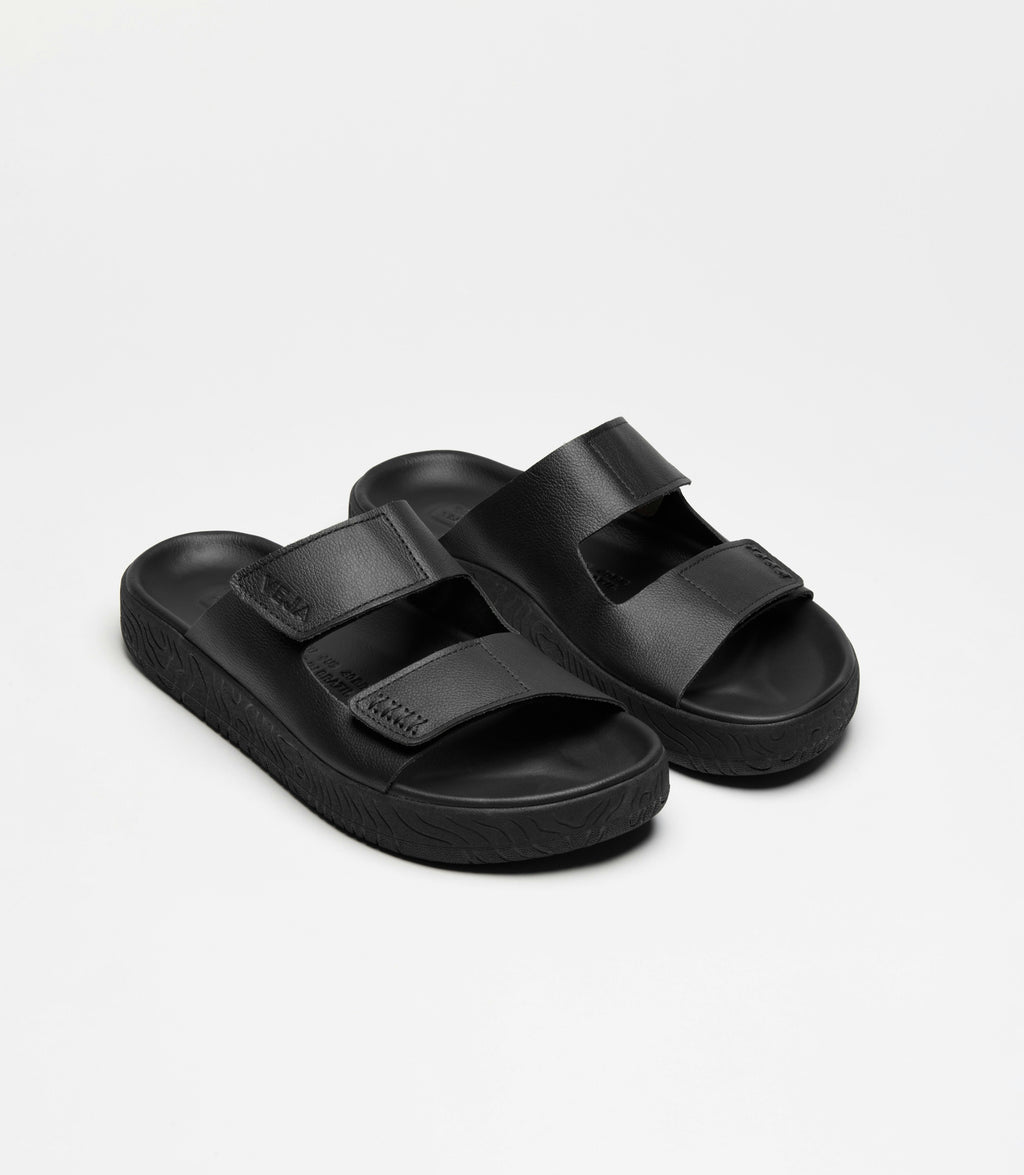 VEJA Etna Leather Sandal in Black