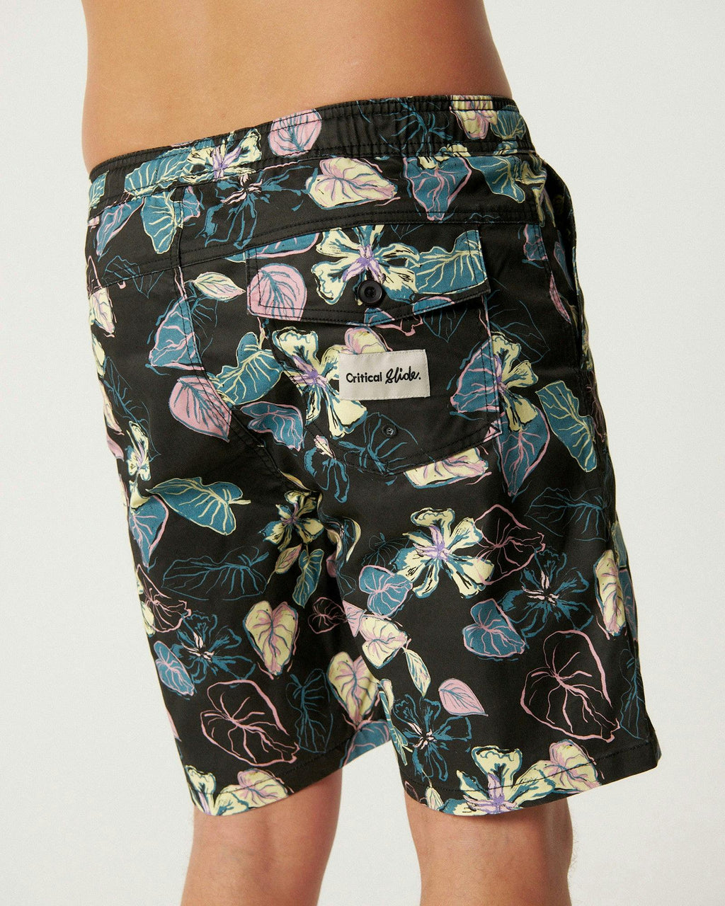 Frequency 17" Trunk - Black