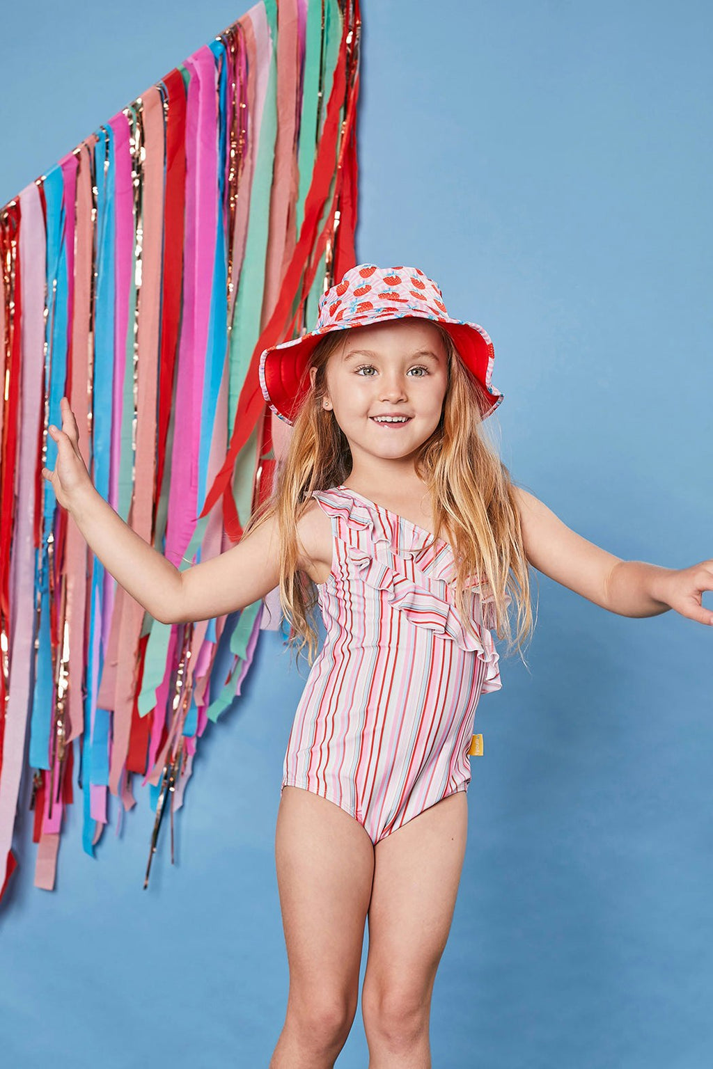 Tyoub Kids Wide Brim Bucket Hat Strawberry & Red