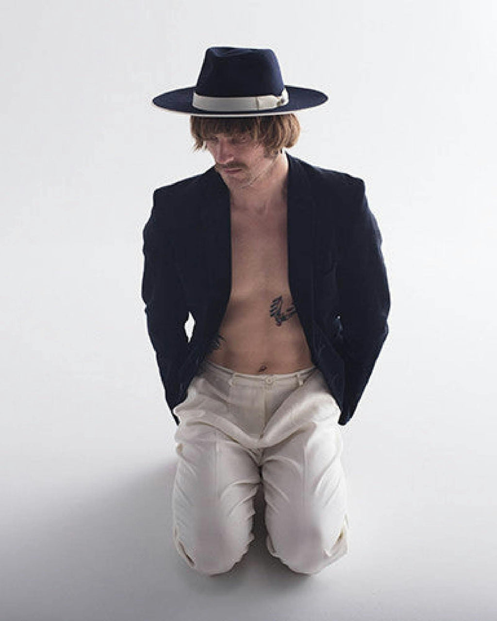 The Triptych Series Felt Hat – Triangle – Navy/White