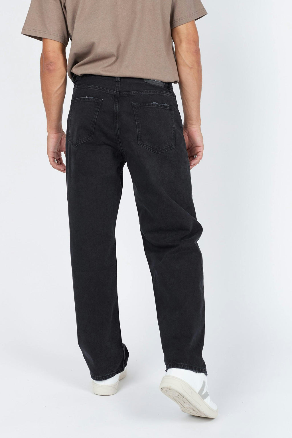 Omar Baggy Jeans - Worn Black