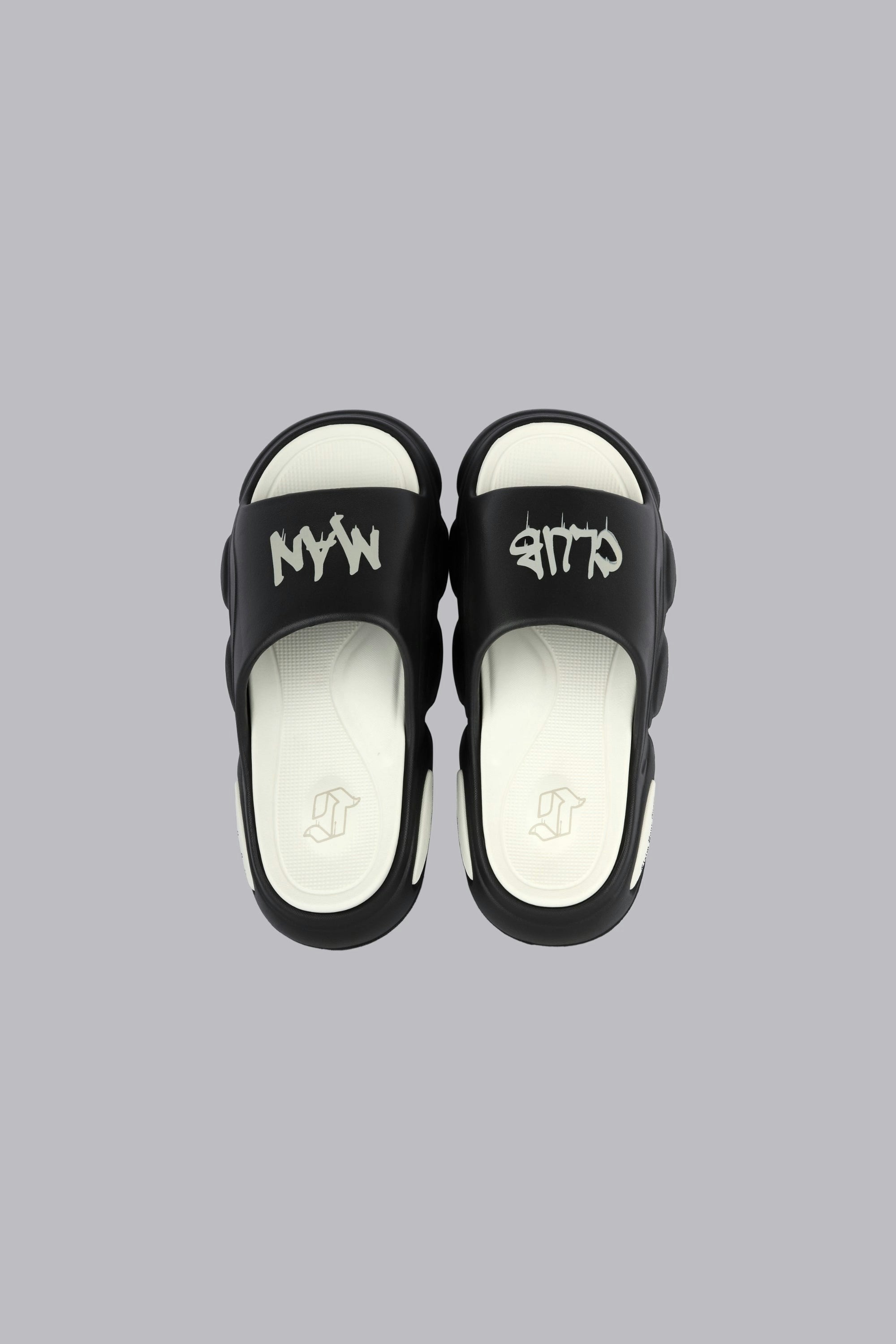 Clubman "Cloud Black" Slide