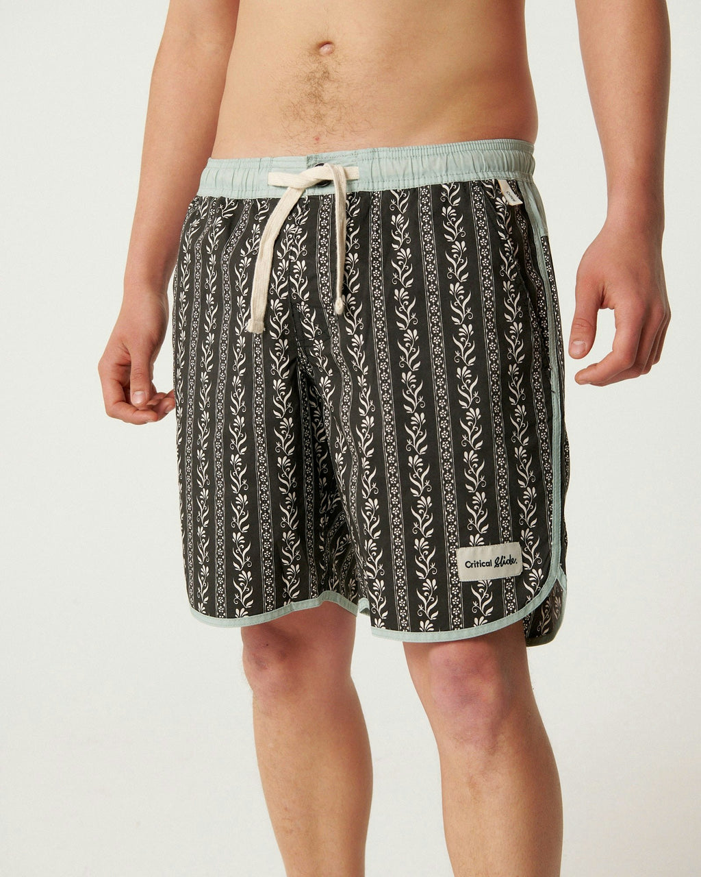 Holiday 17" Scallop Trunk - Phantom