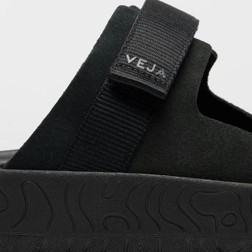 VEJA Arpoador Suede Sandal in Black